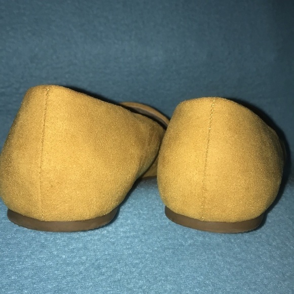 𝅺MARKET & SPRUCE mustard color soft suede flats NEW size 7.5 W - Picture 5 of 7